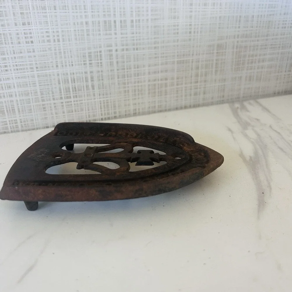 Antique Cast Iron Sad Iron Trivet Colebrookdale Iron Co Potstown PA USA BxUU